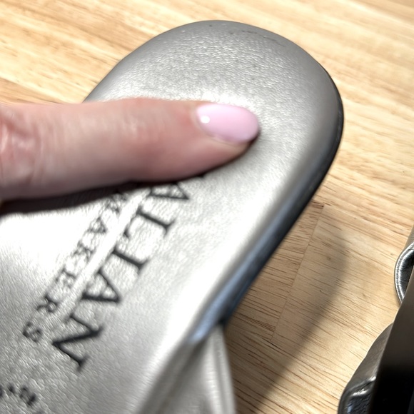 Italian Shoemakers silver man made leather sandals sz 8.5 buttery soft. - Picture 6 of 6